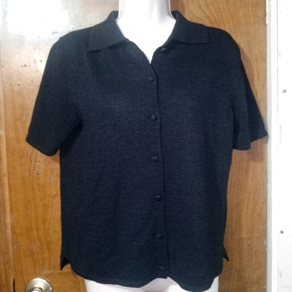 Medium black soft buttoned top - Picture 1 of 2